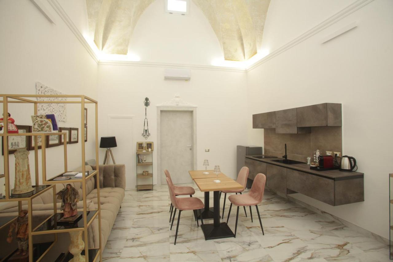 La Dimora Di Re Idomeneo Bed & Breakfast Lecce Bagian luar foto