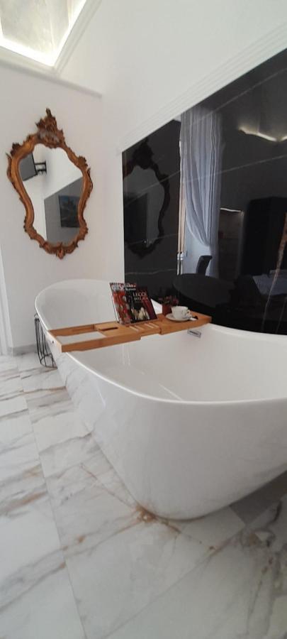 La Dimora Di Re Idomeneo Bed & Breakfast Lecce Bagian luar foto