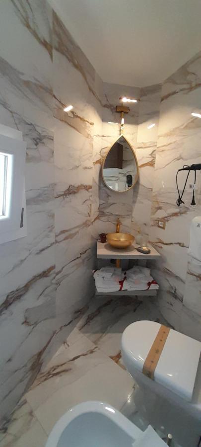 La Dimora Di Re Idomeneo Bed & Breakfast Lecce Bagian luar foto