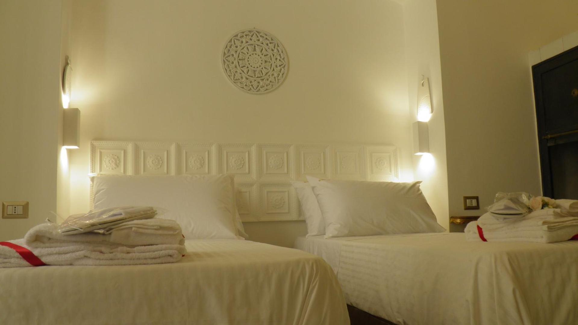 La Dimora Di Re Idomeneo Bed & Breakfast Lecce Bagian luar foto