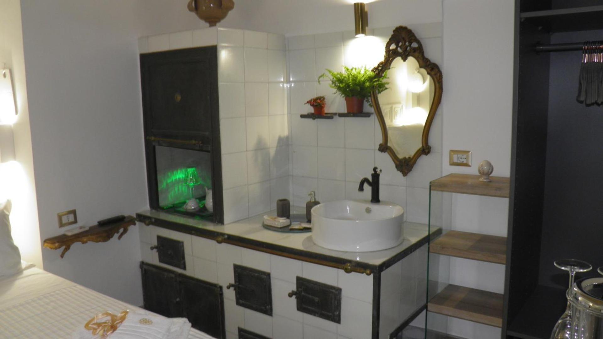 La Dimora Di Re Idomeneo Bed & Breakfast Lecce Bagian luar foto